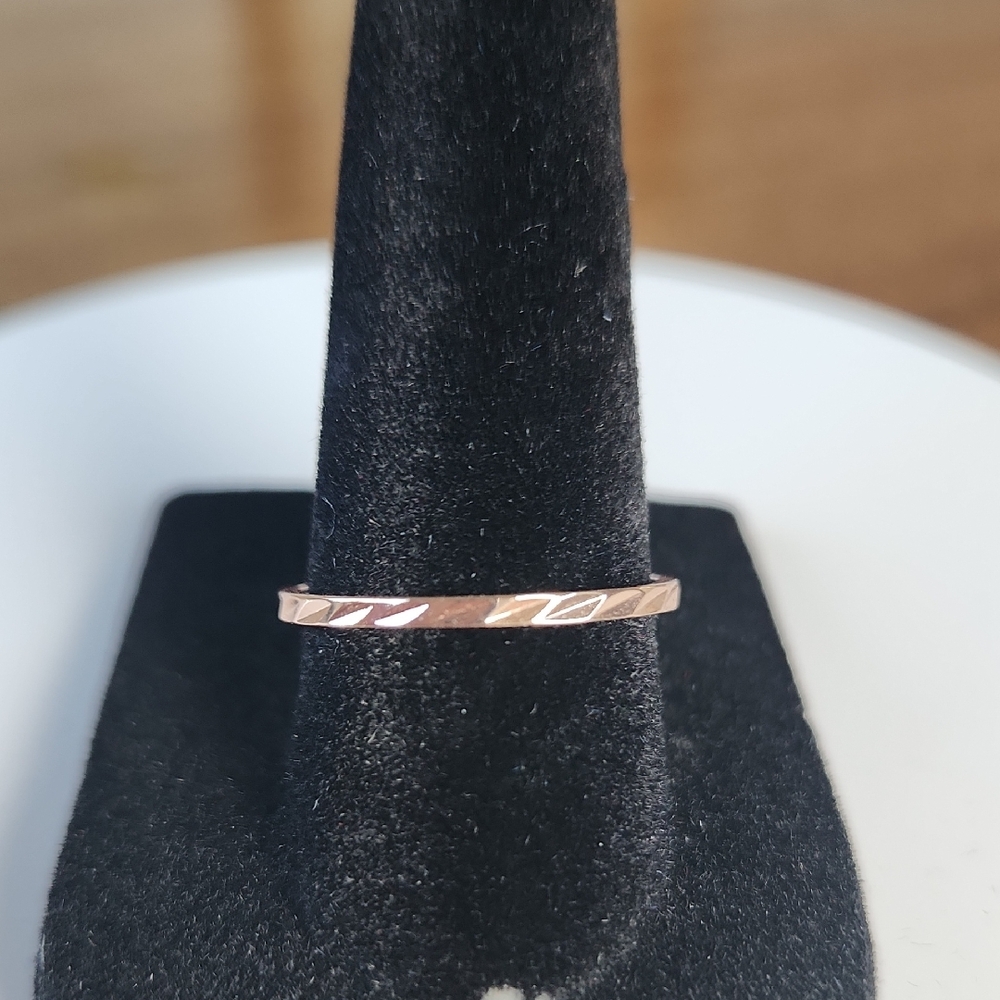 Pretty Bird Jewelry Rose Gold Plated Textured Band Ring